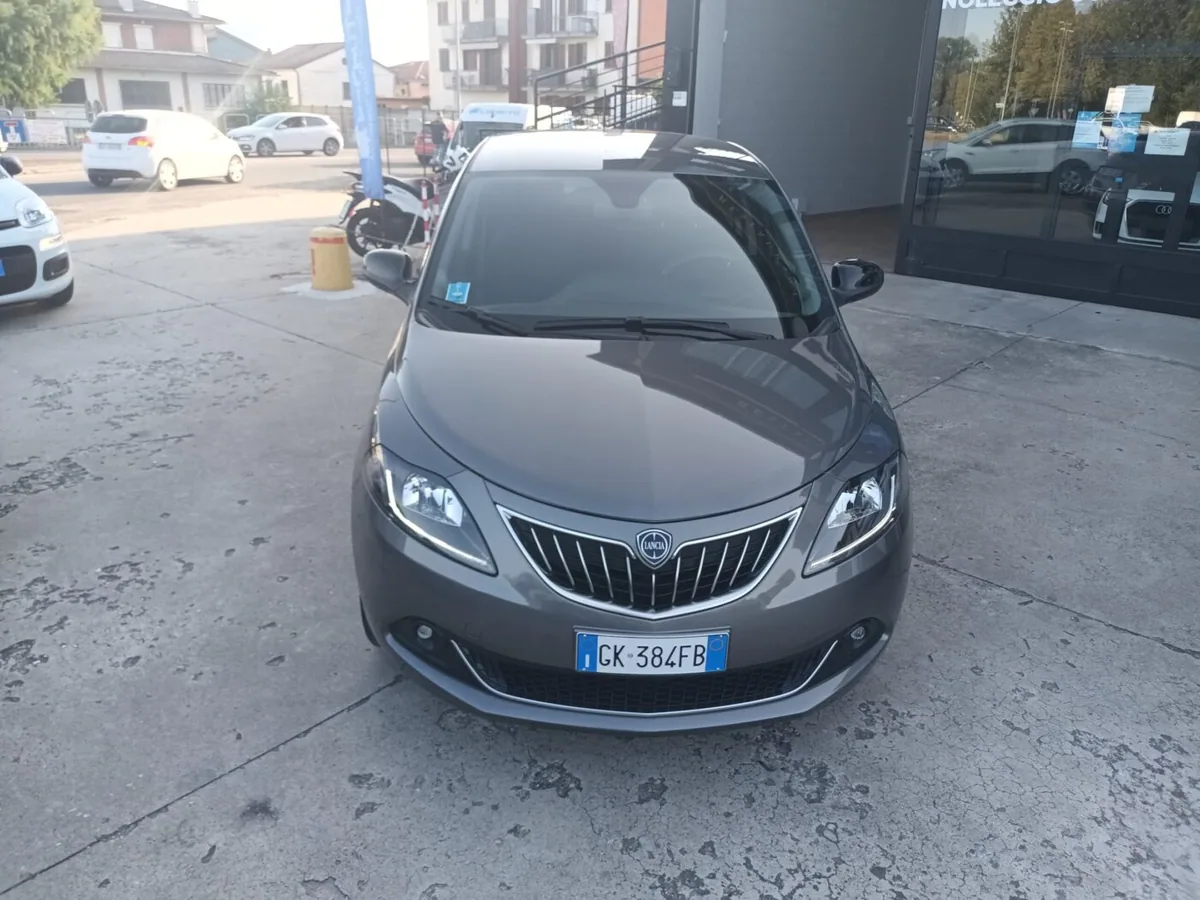 Lancia Ypsilon  1.0 Fire Fly 70 cv Hybrid Gold