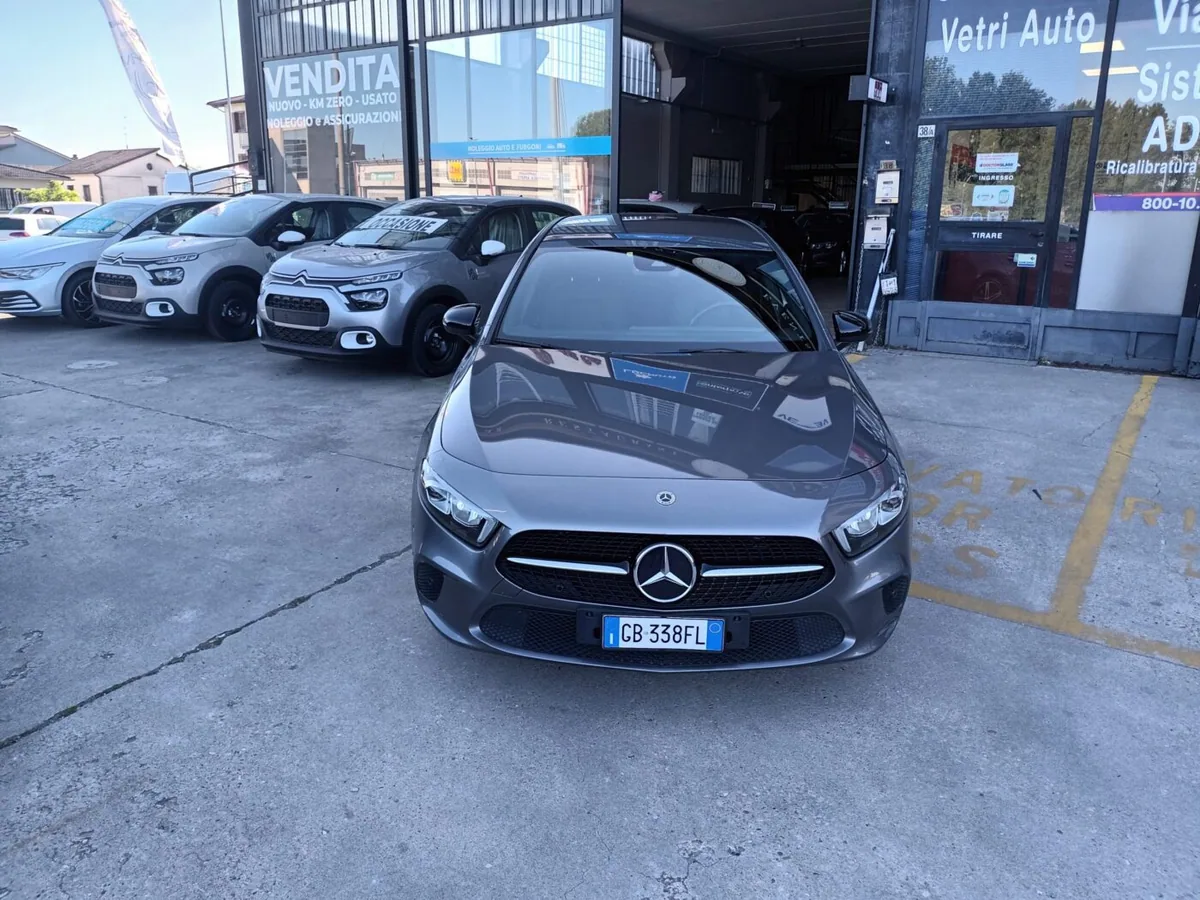 Mercedes-Benz A 180 A 180 d Sport auto
